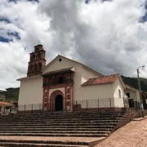 Su majestuosa iglesia fue edificada en 1661 por mandato del obispo mecenas Manuel Mollinedo y Angulo, dato que encontró en el 2003 el entonces alcalde Mario Samanez Yáñez en los archivos de bautizos y matrimonios.